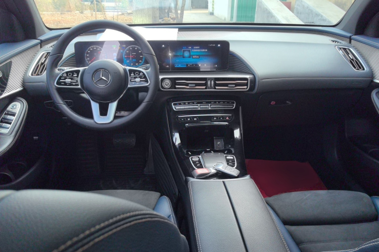 奔驰EQC 2021款 EQC 400 4MATIC中控内饰12