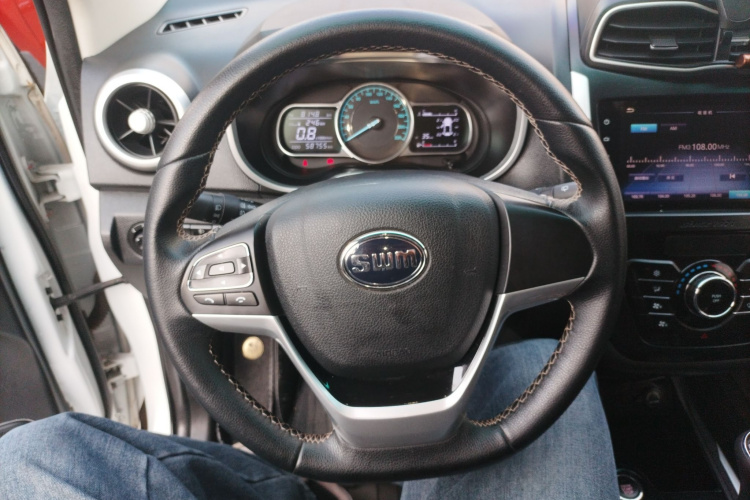 SWM斯威汽车 SWM斯威X3 2021款 1.5L 手动舒适型 7座中控内饰13