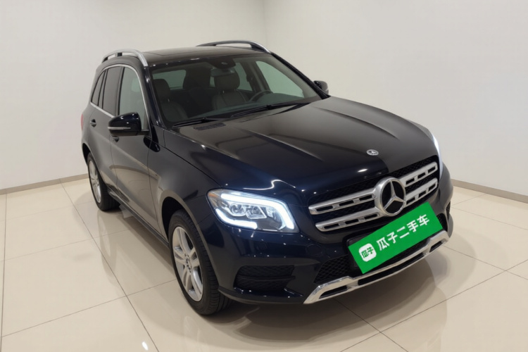 奔驰GLB 2020款 改款 GLB 200 动感型车身外观3