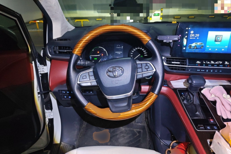 丰田 赛那SIENNA 2021款 2.5L混动 舒适版中控内饰13