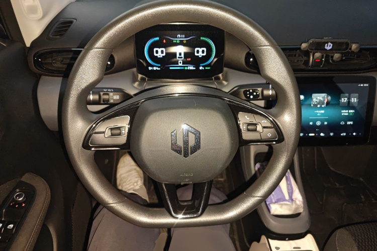 零跑汽车 零跑T03 2021款 400轻享版 三元锂中控内饰13