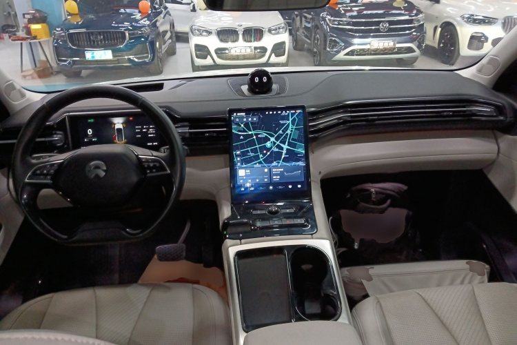 蔚来ES8 2018款 355KM 基准版 七座版中控内饰7002