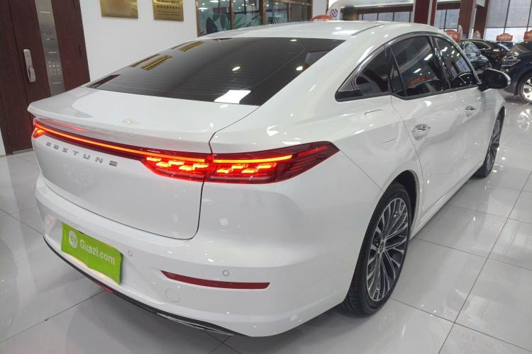 奔腾B70 2024款 龙腾版 1.5T 领创型车身外观7