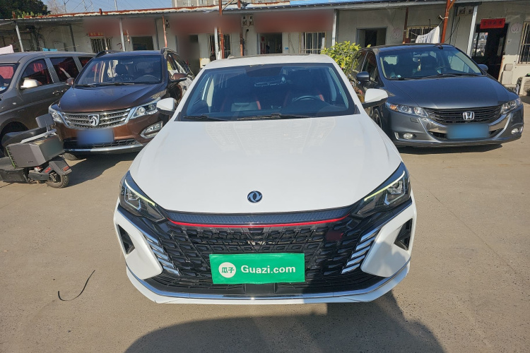 东风风神 奕炫MAX 2023款 1.5T 超能型爸版车身外观2