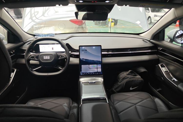 吉利银河 银河L6 2024款 125km PLUS 龙腾版中控内饰12