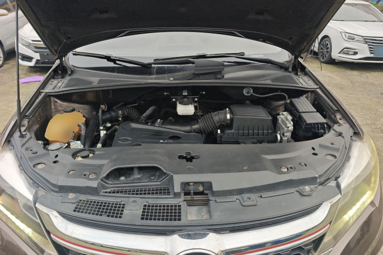 比亚迪S7 2017款 2.0T 自动豪华型机舱底盘24