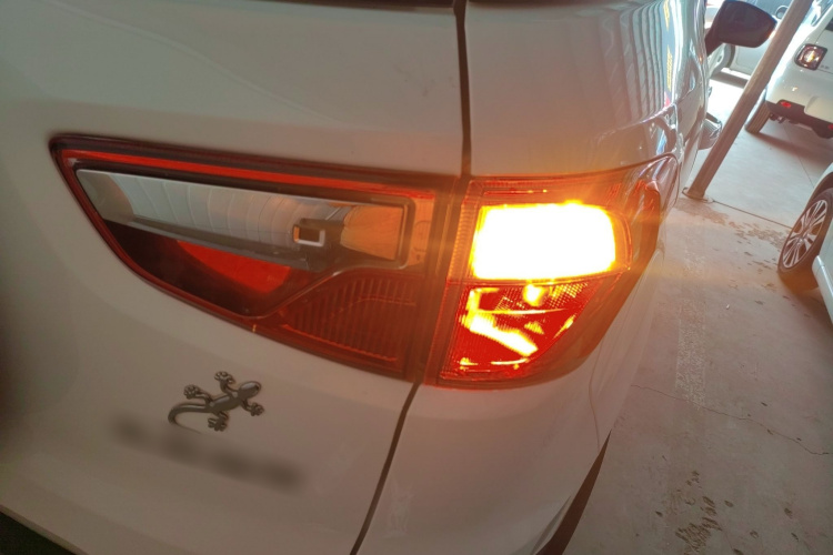 福特 翼搏 2017款 1.5L 自动风尚型车身外观9