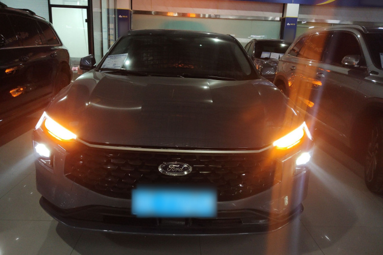 福特 蒙迪欧 2025款 2.0T EcoBoost 豪华型车身外观2