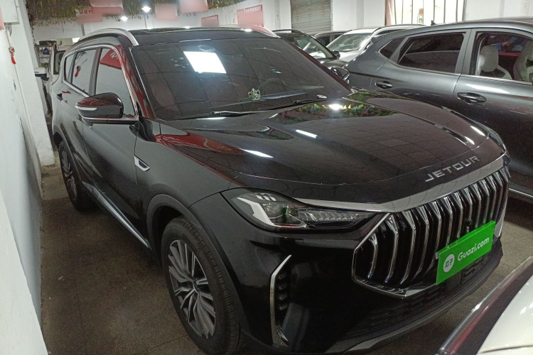 捷途X70 PLUS 2023款 1.5T DCT勇者PLUS 5座车身外观3