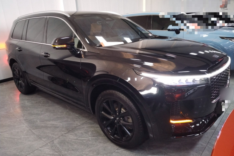 理想汽车 理想ONE 2021款 增程6座版车身外观3