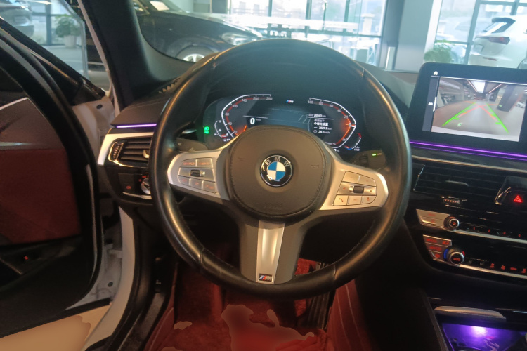 宝马5系 2022款 改款二 525Li M运动套装中控内饰13