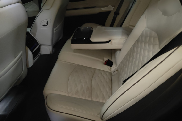 凯迪拉克CT6 2023款 28T 铂金型中控内饰21