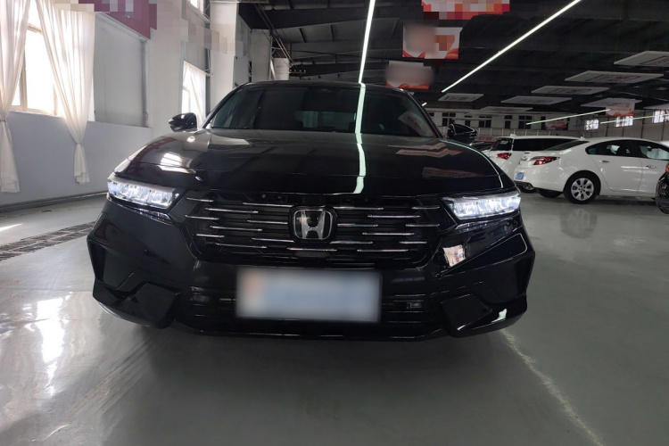 本田 雅阁 2025款 运动系列 260TURBO 豪华版车身外观2