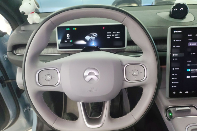 蔚来EC6 2023款 75kWh中控内饰13