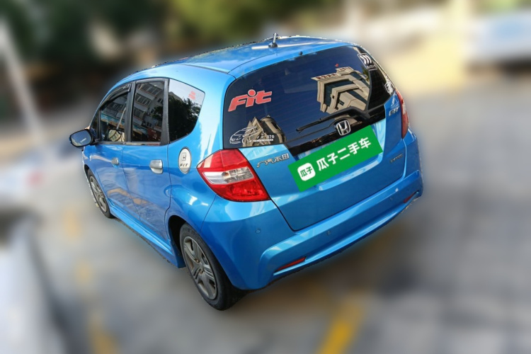 本田 飞度 2011款 1.3L 手动舒适版车身外观5