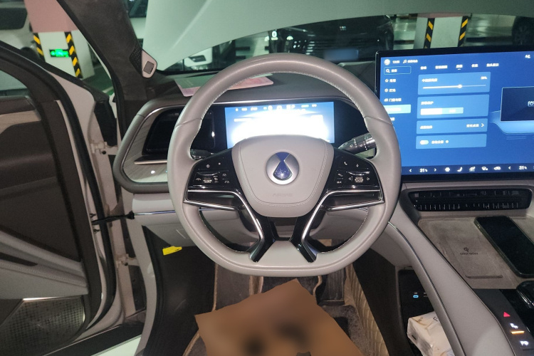 腾势N7 2024款 702 智驾Pro版中控内饰13