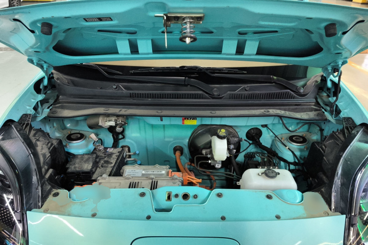 五菱汽车 宏光MINIEV 2025款 四门版 臻享款机舱底盘24