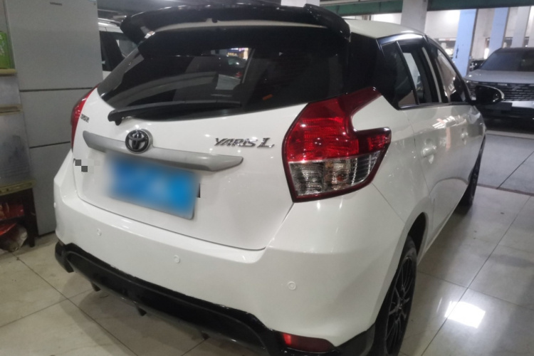 丰田 YARiS L 致炫 2015款 1.5E 自动魅动版车身外观7