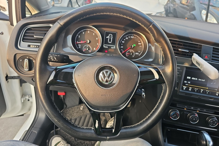 大众 高尔夫 2017款 230TSI 自动舒适百万辆纪念版中控内饰13