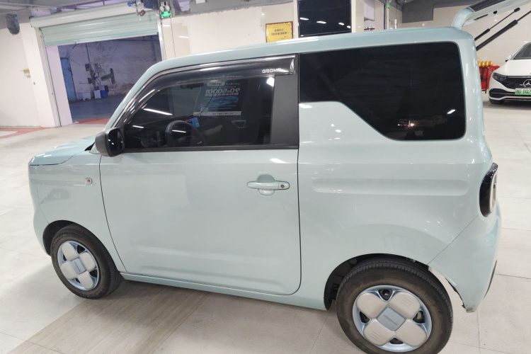 吉利银河 2023款 熊猫mini 200km 耐力熊车身外观4