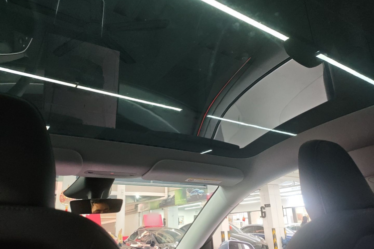 特斯拉 Model Y 2025款 长续航全轮驱动版局部细节22