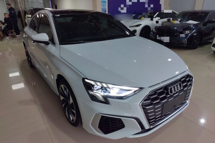 奥迪A3 2024款 A3L Limousine 35 TFSI 时尚运动型车身外观3