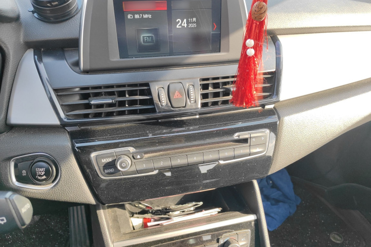 宝马2系旅行车 2016款 218i 领先型局部细节16