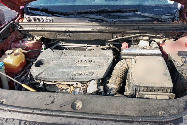 比亚迪 宋Pro 2019款 1.5T 自动豪华型机舱底盘24