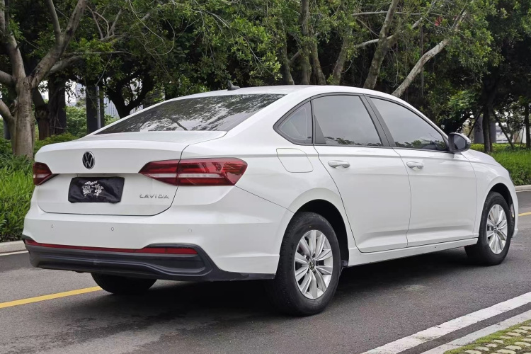 大众 朗逸 2023款 1.5L 自动得逸版车身外观7