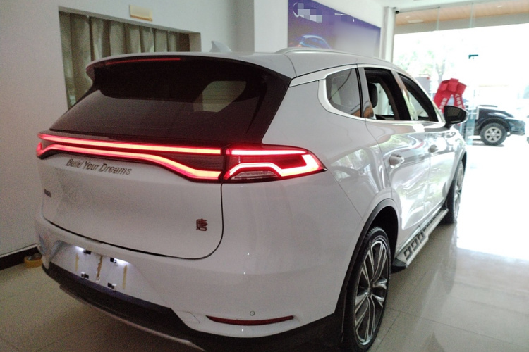 比亚迪 唐 2018款 2.0T 自动智联尊贵型 5座 国V车身外观6005