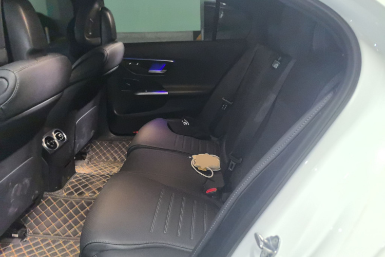 奔驰C级 2023款 C 200 L 运动版中控内饰21