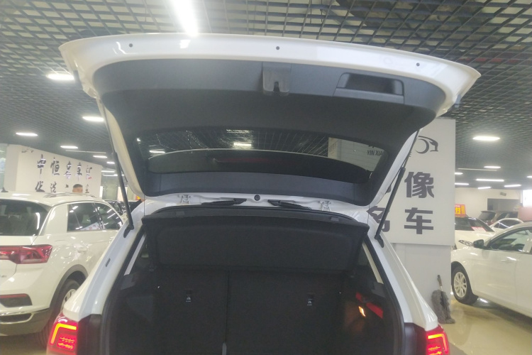 大众 途岳 2021款 280TSI 两驱豪华版PLUS机舱底盘23