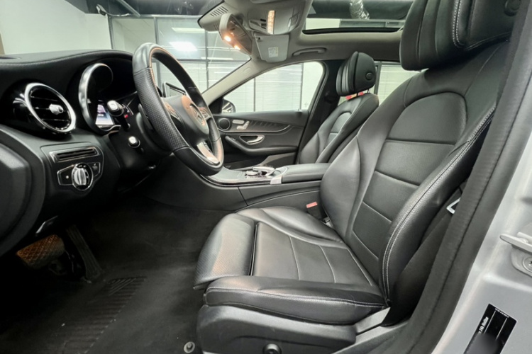 奔驰C级 2015款 C 200 L 运动型中控内饰7001