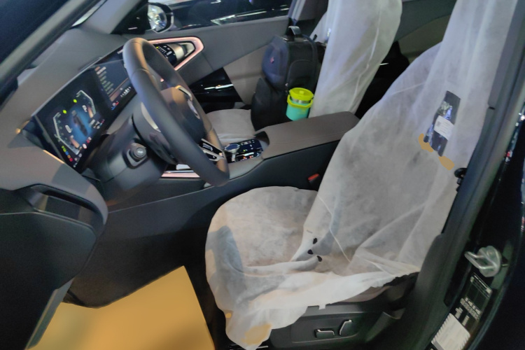 宝马X3 2025款 xDrive30L 领先型 M运动套装局部细节19