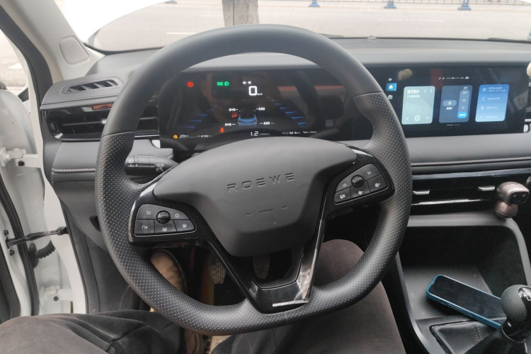 荣威i5 2023款 1.5L 手动舒享版中控内饰13