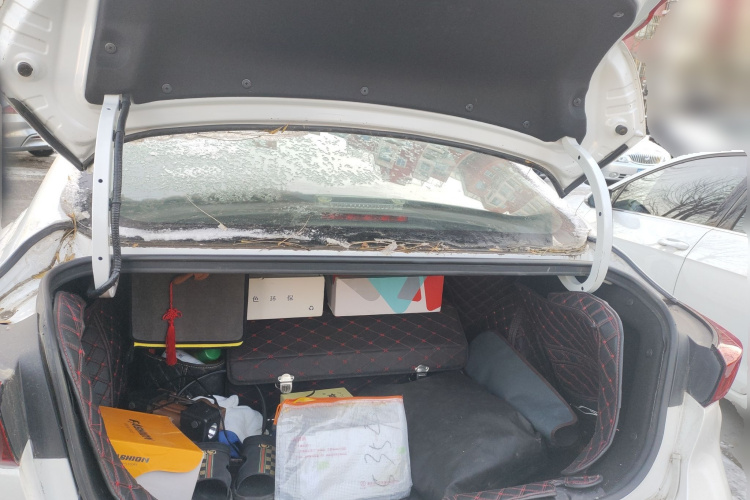 长安 逸动 2020款 PLUS 1.6L GDI 手动豪华型中控内饰23