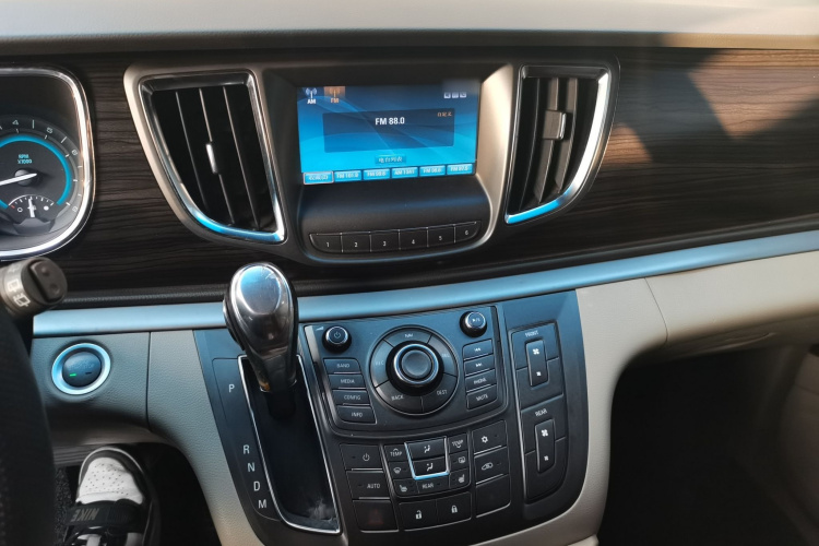 别克GL8 2011款 3.0L GT豪华商务豪雅版局部细节16