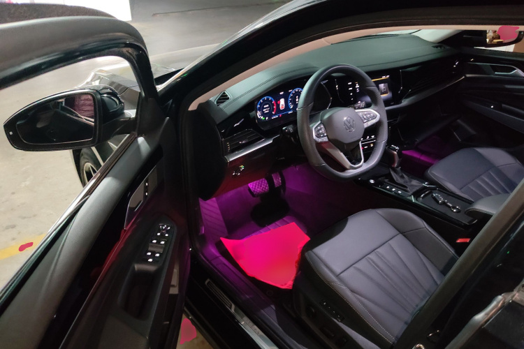 大众 帕萨特 2025款 出众款 330TSI 星空精英版中控内饰7003