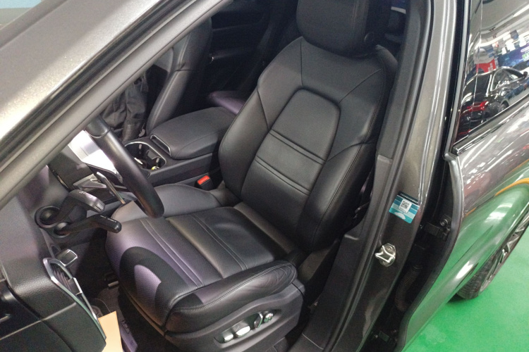 保时捷 2019款 Cayenne 3.0T中控内饰19