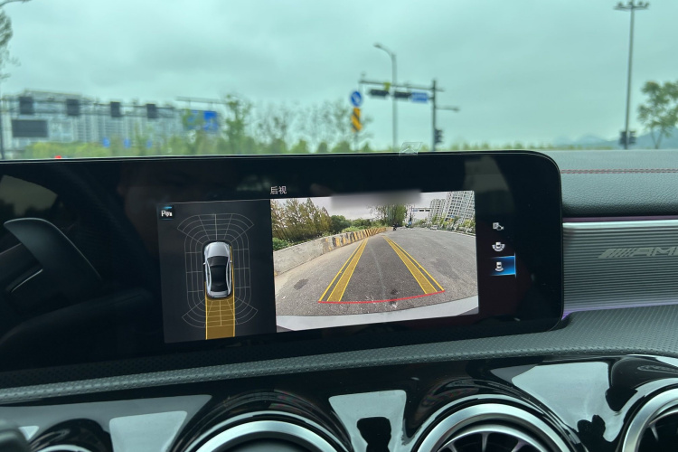 奔驰A级AMG 2022款 AMG A 35 L 4MATIC中控内饰7010