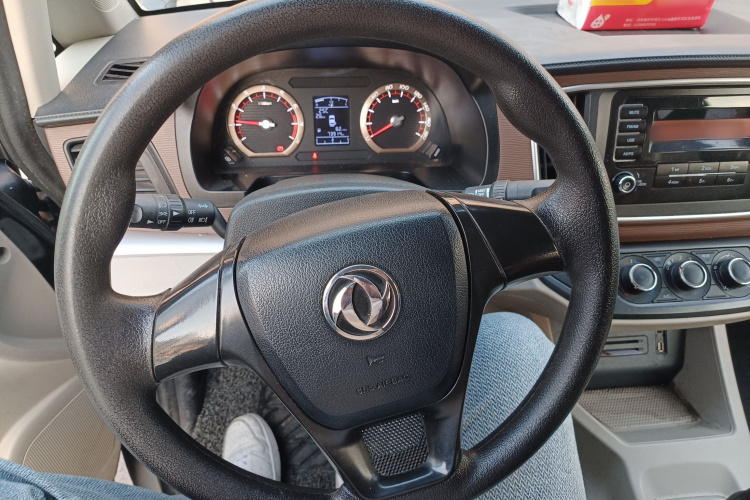 东风风行 菱智 2020款 M5L 1.6L 基本型 7座中控内饰13