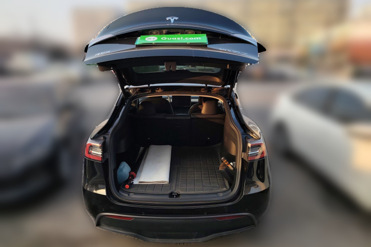 特斯拉 Model Y 2021款 标准续航后驱版中控内饰23