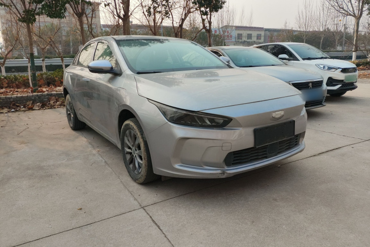 吉利几何A 2024款 410KM 出行版车身外观3