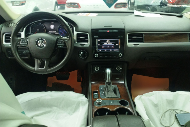 大众 途锐 2011款 3.0TSI 标配型中控内饰12