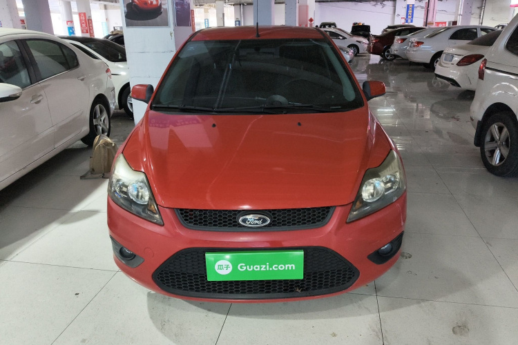 福特 福克斯 2013款 两厢经典 1.8L 自动基本型车身外观2