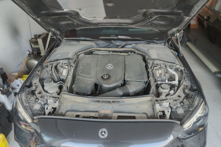 奔驰C级 2022款 改款 C 260 L 运动版机舱底盘24