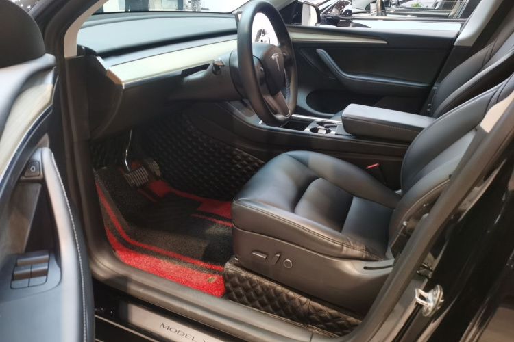 特斯拉 Model Y 2022款 长续航全轮驱动版局部细节19