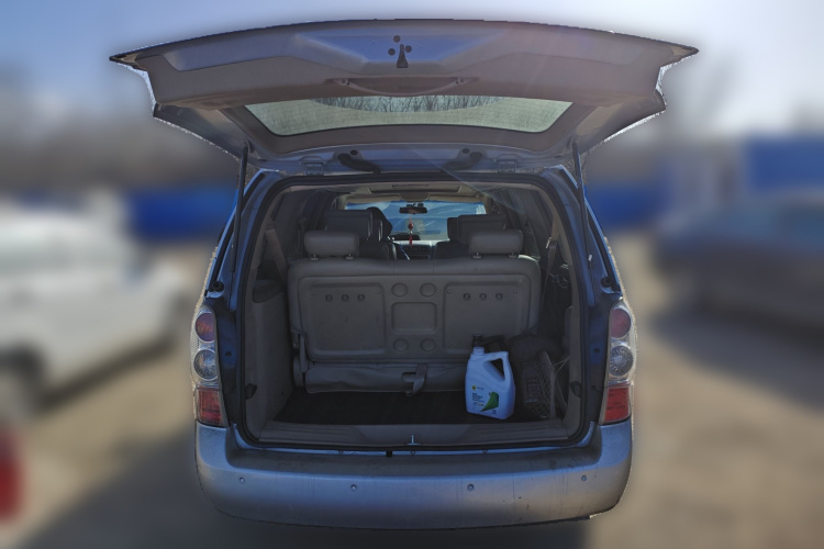 别克GL8 2006款 陆尊 3.0L CT 舒适版中控内饰23