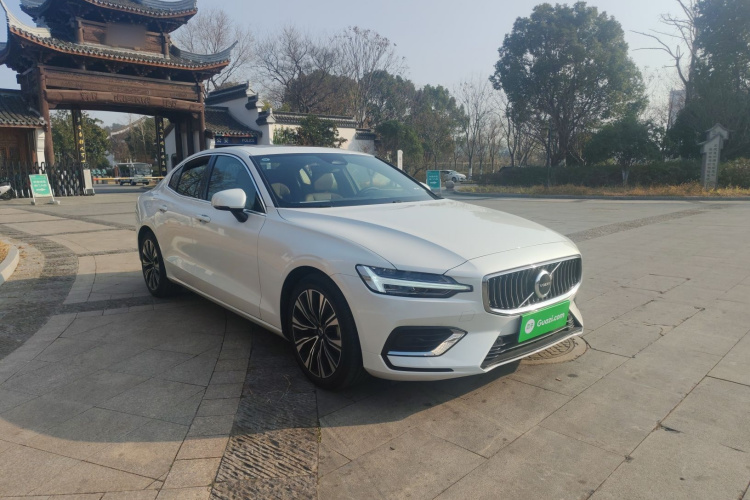 沃尔沃S60 2025款 B4 智远豪华版车身外观6002