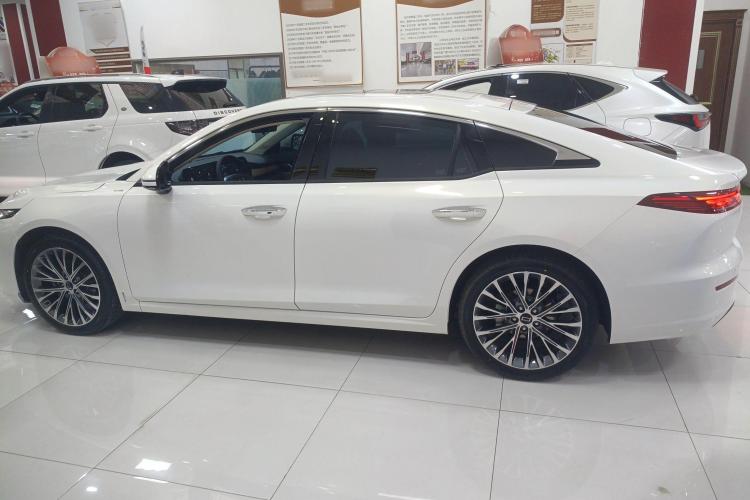 奔腾B70 2024款 龙腾版 1.5T 领创型车身外观4